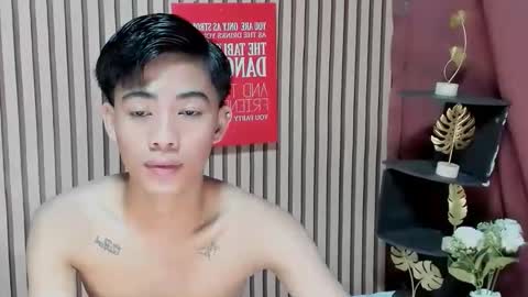Snapshot of boynextdoor4ux chatting on September 17, 5:49 pm HI IM JAMES DONT FORGET GIVE ME THUMBS UP AND JOIN TO MY FANCLUB online show from September 17, 5:49 pm