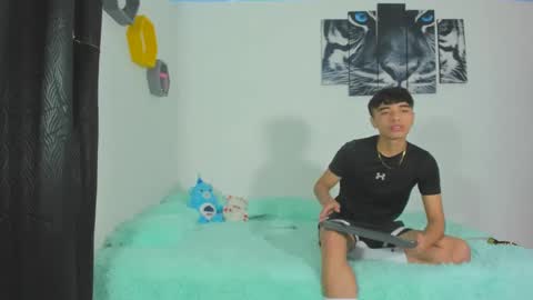 boys4hot_777 online show from March 4, 3:37 pm