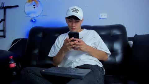 Paul and Max online show from December 10, 8:27 pm