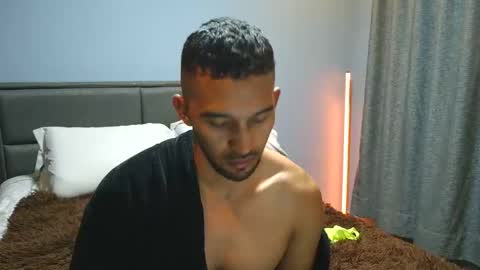 boyttomm online show from June 1, 2:13 am