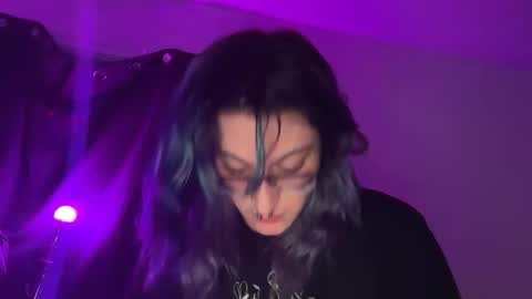 boywithbug online show from March 16, 1:53 am