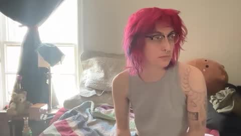 boywithbug online show from March 25, 6:25 pm