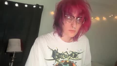 boywithbug online show from April 4, 7:21 pm