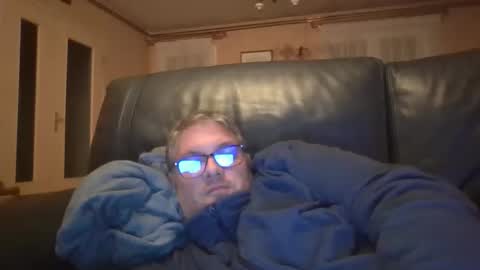 Snapshot of bozo81 chatting on October 21, 5:27 pm bozo81 online show from October 21, 5:27 pm