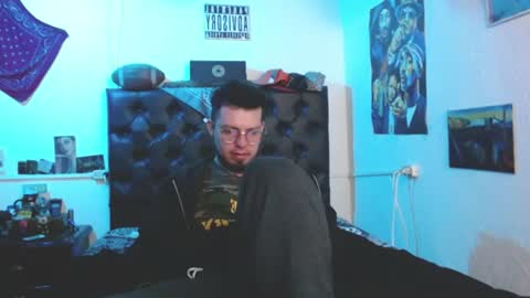 brad hot boy online show from August 4, 10:50 pm