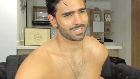 bradleymartin7 online show from February 28, 1:26 am