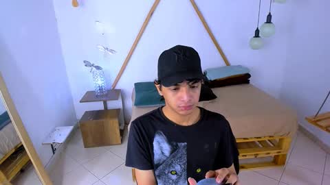 Snapshot of brand_hades chatting on October 14, 7:17 pm B R A N D online show from October 14, 7:17 pm
