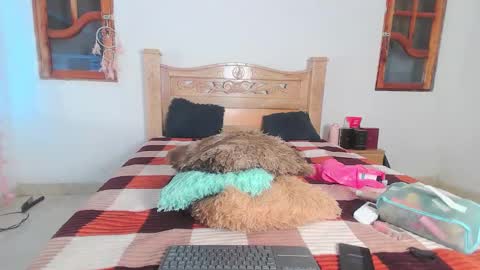 bratz_glloe online show from March 18, 5:46 am