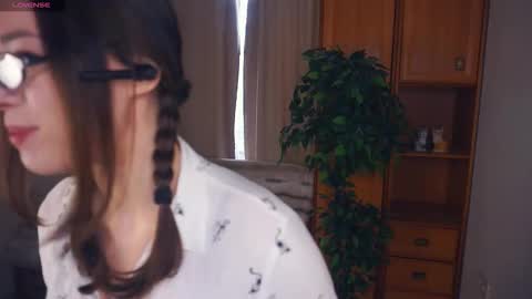 Mia Bunyard online show from October 2, 8:02 am