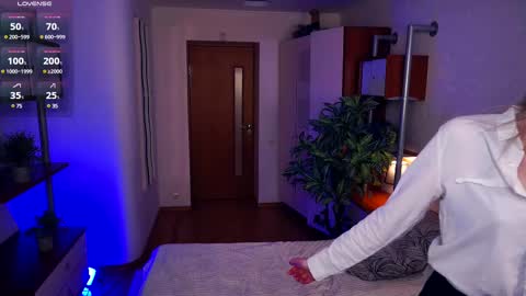 Mia Bunyard online show from February 24, 4:26 pm