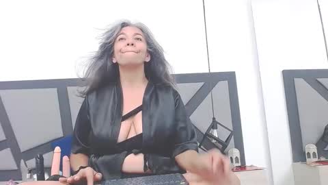 BRENDA VELASQUEZ online show from September 16, 11:30 pm