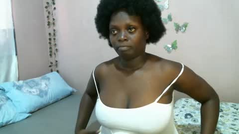 Snapshot of brennabaibe chatting on February 13, 8:27 am Brenda xxx online show from February 13, 8:27 am