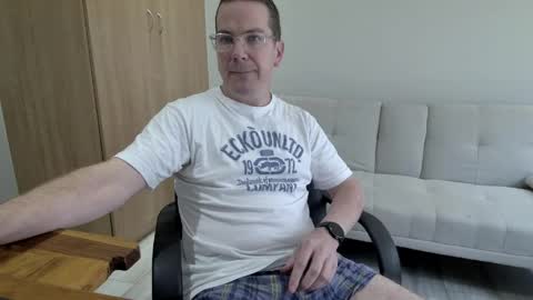 Brett online show from April 12, 9:02 am