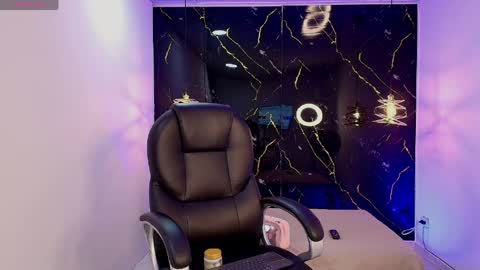 Manuela online show from May 15, 4:21 am