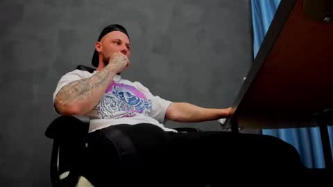 Snapshot of brianhunts chatting on March 7, 6:46 am Brian online show from March 7, 6:46 am