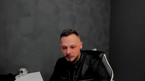 Snapshot of brianhunts chatting on February 8, 5:51 am Brian online show from February 8, 5:51 am