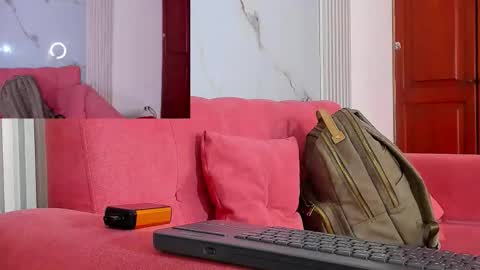 Snapshot of bridgetrodriguez chatting on October 12, 12:31 pm online show from October 12, 12:31 pm