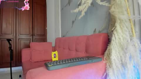 Snapshot of bridgetrodriguez chatting on October 19, 12:54 pm online show from October 19, 12:54 pm