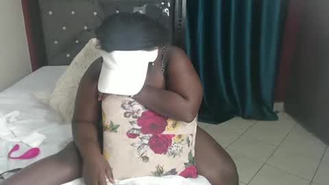 Snapshot of brightebony chatting on December 3, 7:39 pm Bright online show from December 3, 7:39 pm