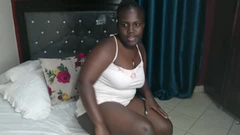 Snapshot of brightebony chatting on December 28, 12:26 am Bright online show from December 28, 12:26 am