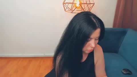 brilliantegirl_ online show from May 23, 8:32 am