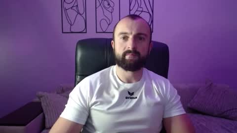 brindlefly69 online show from October 18, 12:09 pm