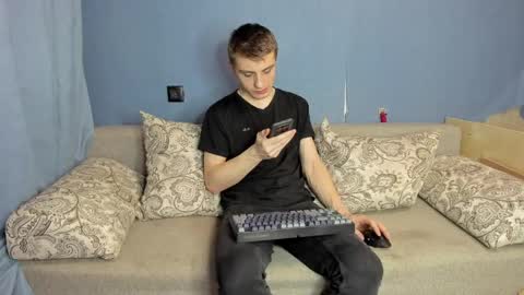 bristlebback online show from April 5, 4:48 pm