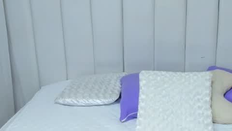 Snapshot of brithany_rousee chatting on February 8, 7:05 pm Brithany Rousee online show from February 8, 7:05 pm