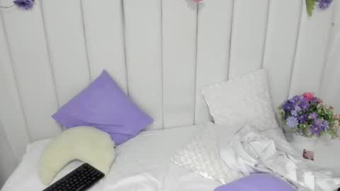 Snapshot of brithany_rousee chatting on February 6, 10:32 pm Brithany Rousee online show from February 6, 10:32 pm