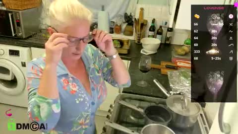 Snapshot of britishladya chatting on September 30, 5:56 pm Lady Annabelle Montgomery online show from September 30, 5:56 pm