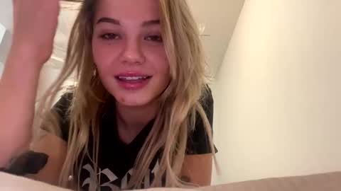 britneycherry08 online show from March 3, 8:32 am