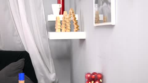 britneyhudson online show from January 9, 8:45 am