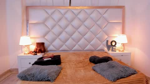 Brittany  online show from November 5, 4:03 am