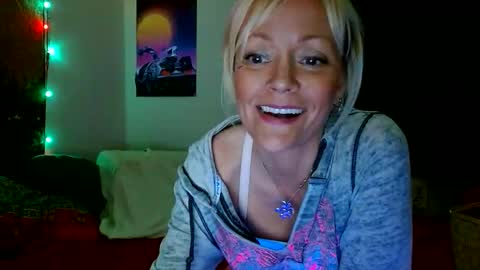 brittneychats81 online show from March 28, 9:11 am