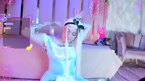     online show from October 5, 2:02 pm