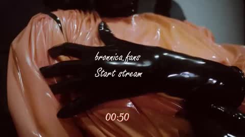 Anna online show from October 3, 4:26 pm