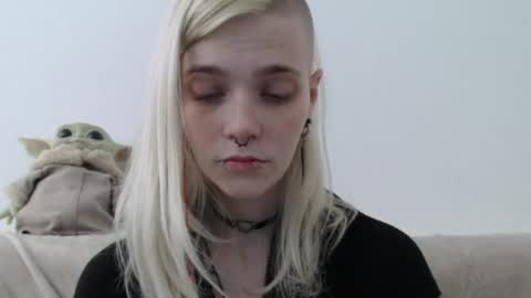 brookewylde_20 online show from May 8, 12:00 pm