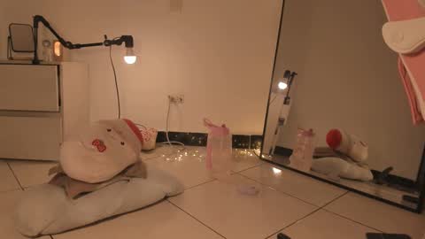 Snapshot of brooklyn_baby_ chatting on February 13, 5:16 am Nat  Independent model  Please help me to reach 200 thumbs up online show from February 13, 5:16 am