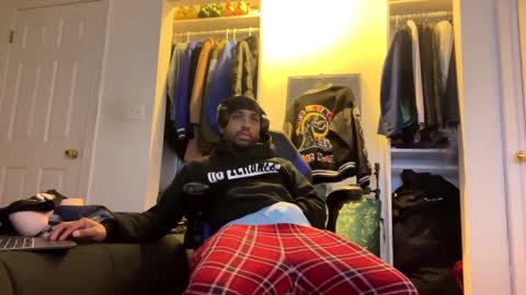 Snapshot of brownskinshortyy chatting on February 10, 10:09 pm Brownskinshortyy online show from February 10, 10:09 pm