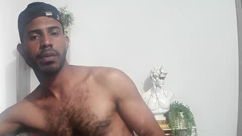 bruce_1111 online show from May 25, 6:03 pm