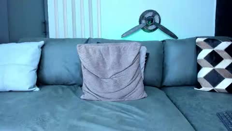 bruce roldan online show from November 12, 6:54 pm