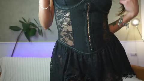 brunette_babee online show from May 17, 3:54 pm