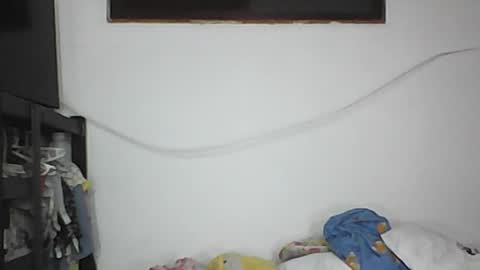 Snapshot of brunette_dan chatting on December 21, 1:26 am norma online show from December 21, 1:26 am