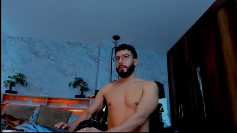 Andres Suarez online show from March 7, 3:49 pm