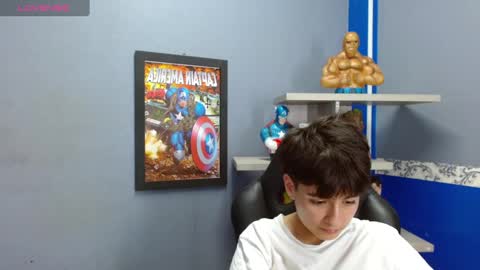 Snapshot of bryce_evans chatting on January 21, 10:08 pm B R Y C E  online show from January 21, 10:08 pm