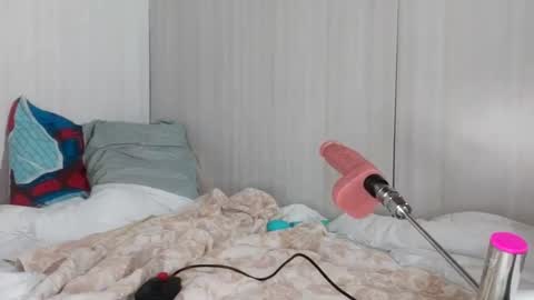 Max  candi online show from September 20, 6:16 am