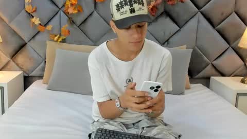 Buda y Cataleya online show from November 4, 3:46 pm