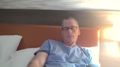 budman004 online show from March 15, 4:28 am