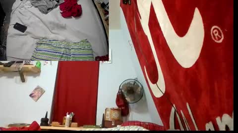 Snapshot of budsonly33 chatting on December 13, 7:58 am budsonly33 online show from December 13, 7:58 am