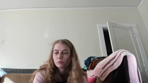 Snapshot of buffybarloe chatting on December 15, 4:37 pm Buffy online show from December 15, 4:37 pm